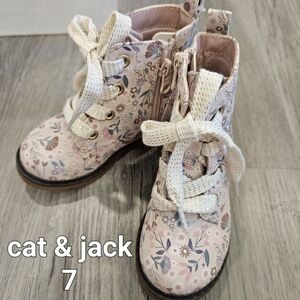Cat and Jack size 7 boots